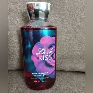 Bath & BodyWorks Dark Kiss Shower Gel/ Body Wash
